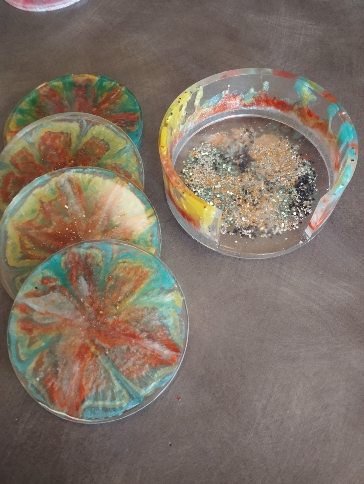 Dessous de verre avec son rangement en résine époxy