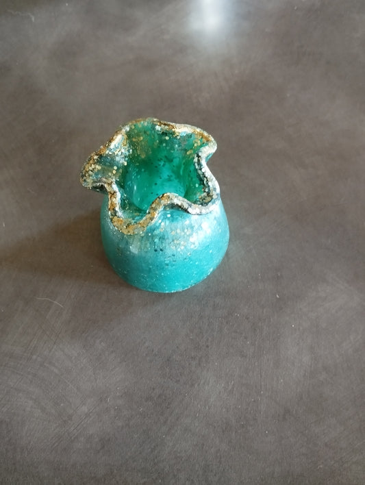 Mini vase en résine époxy